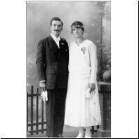 Emile_L_Orphelin_et_Therese_Maret_1925