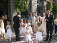 petites_filles_sur_parvis.jpg
